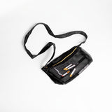 pochette en organza noir avec zip