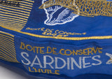 détails pochette conserve de sardines broderie