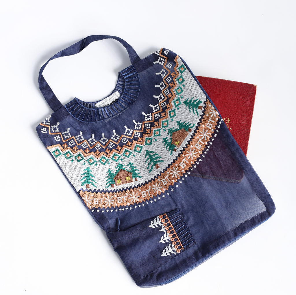 PULL POCHETTE BLEU GRAND - ORGANZA BRIGITTE TANAKA – Brigitte Tanaka