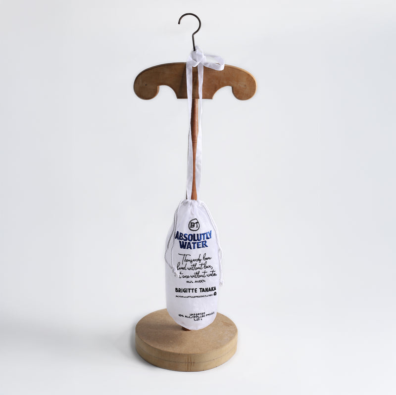 アブソリュートリー・ウォーター　ポーチ