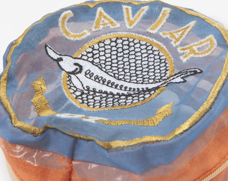 détails broderie caviar design no plastic 